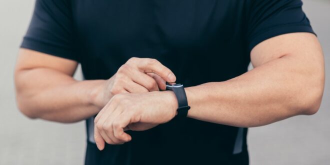 Comment choisir le meilleur bracelet connecté Hetp en noir pour le sport ?