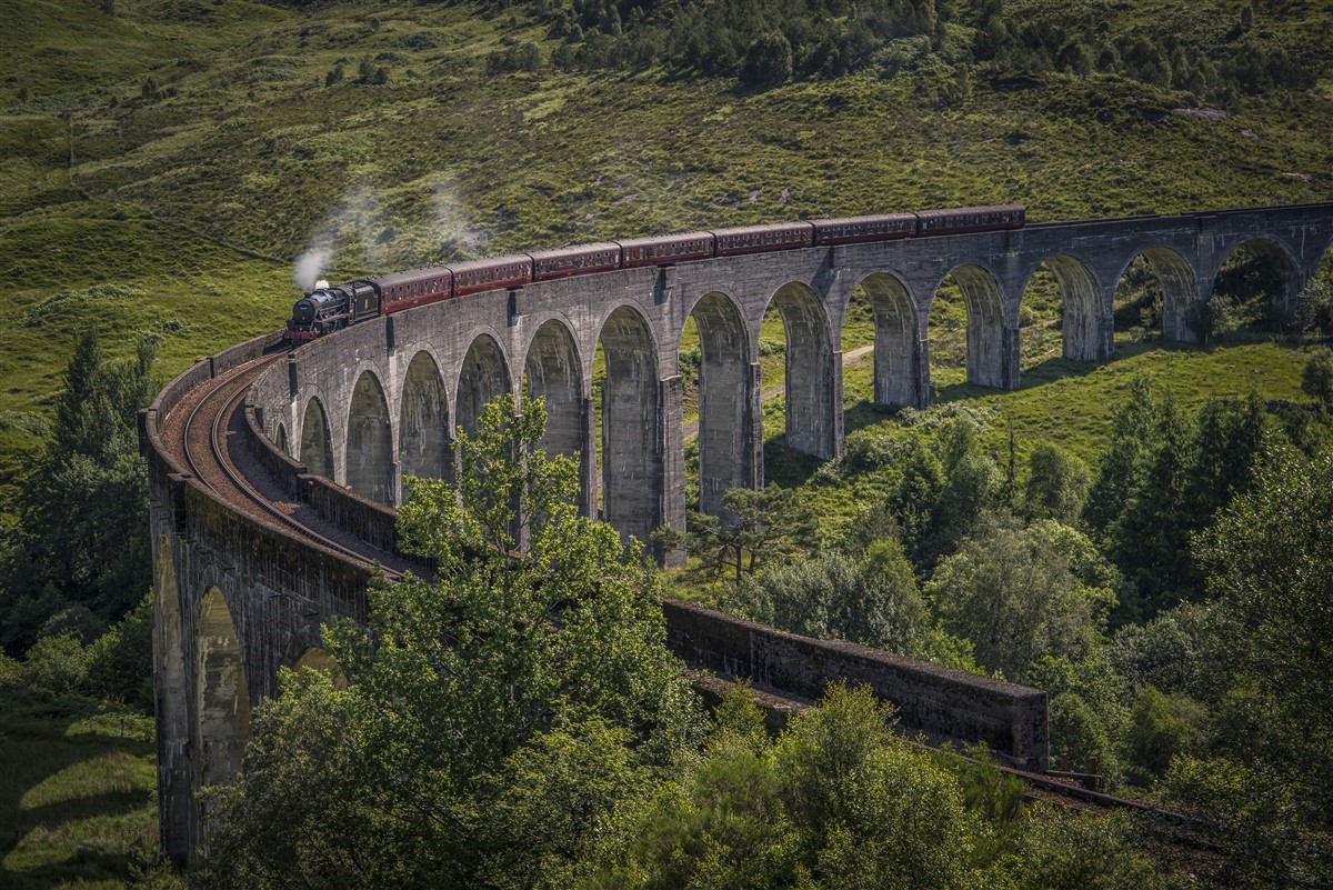 Poudlard Express : une immersion dans les paysages écossais de Harry Potter