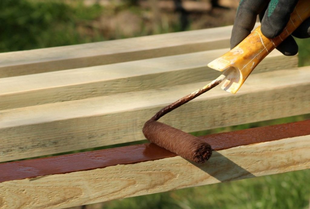 Meilleure technique de peinture pour peindre les panneaux de bois